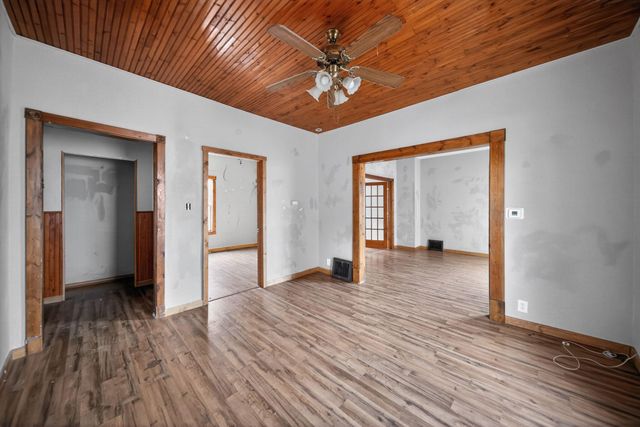 3300 AVENUE A, Council Bluffs, IA 51501