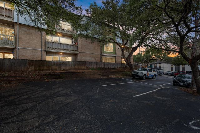 620 S 1st ST 104, Austin, TX 78704