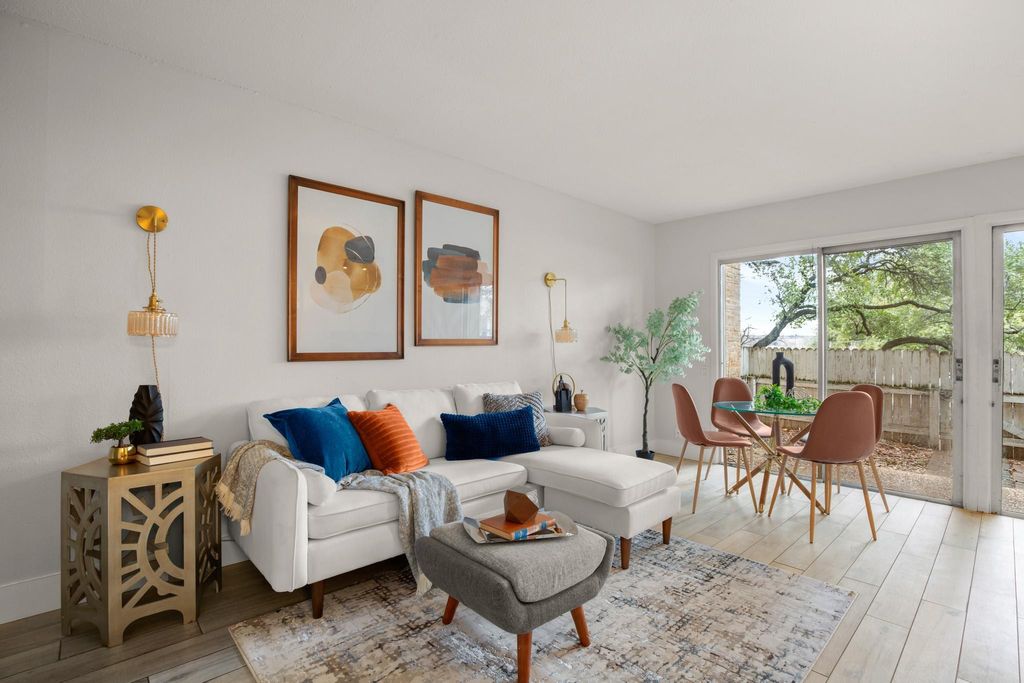 620 S 1st ST 104, Austin, TX 78704