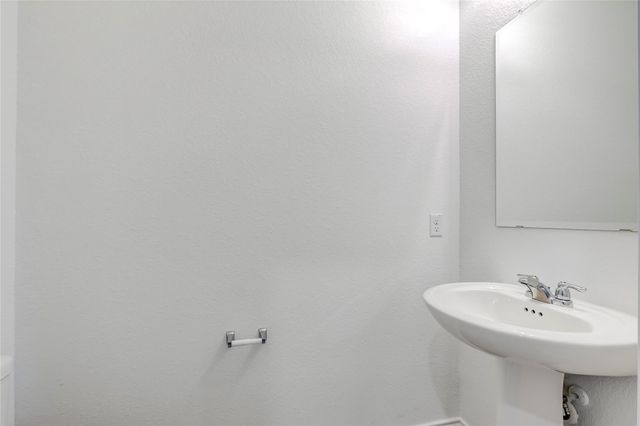 132 Ventura DR, Liberty Hill, TX 78642