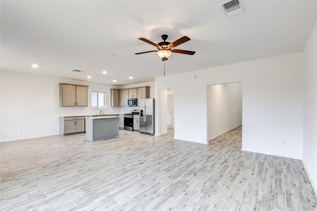 132 Ventura DR, Liberty Hill, TX 78642