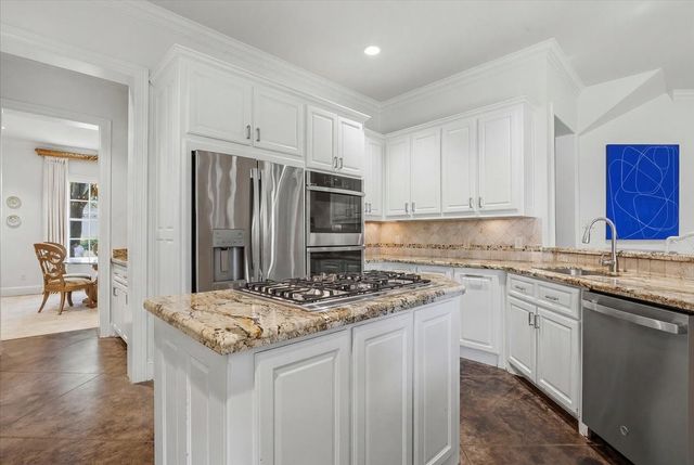 628 Deloache Street, Westworth Village, TX 76114
