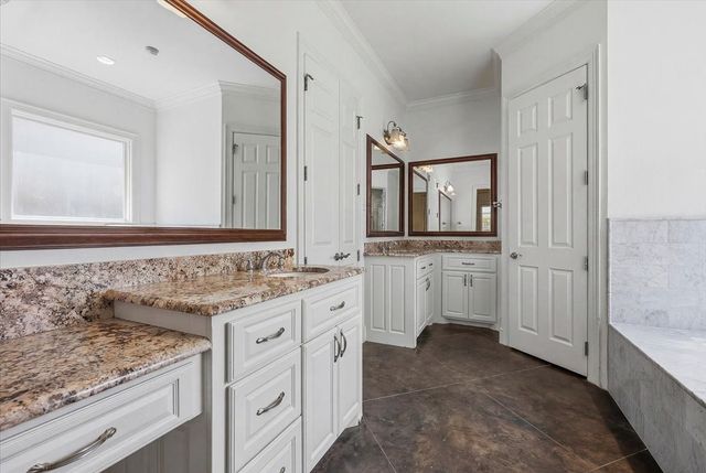 628 Deloache Street, Westworth Village, TX 76114