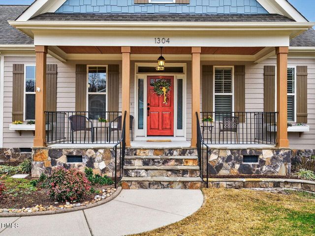 1304 Golden Bluff Lane, Fuquay Varina, NC 27526
