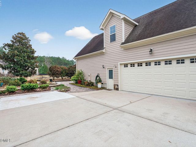 1304 Golden Bluff Lane, Fuquay Varina, NC 27526