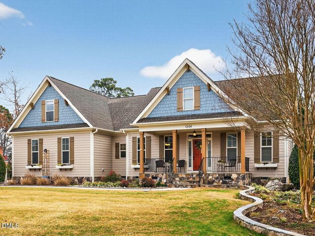 1304 Golden Bluff Lane, Fuquay Varina, NC 27526