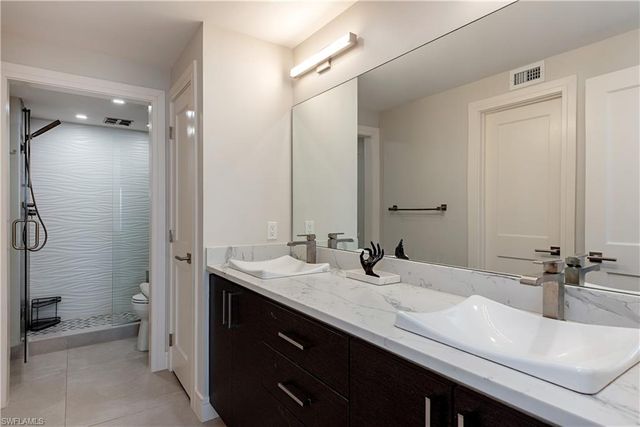 10951 Gulf Shore DR 1002, Naples, FL 34108