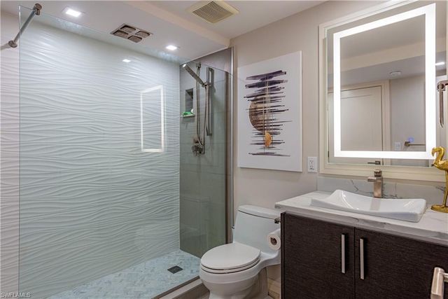 10951 Gulf Shore DR 1002, Naples, FL 34108