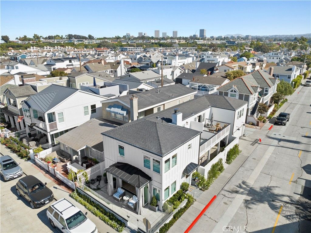 300 Coral Avenue, Newport Beach, CA 92662 — photo 2