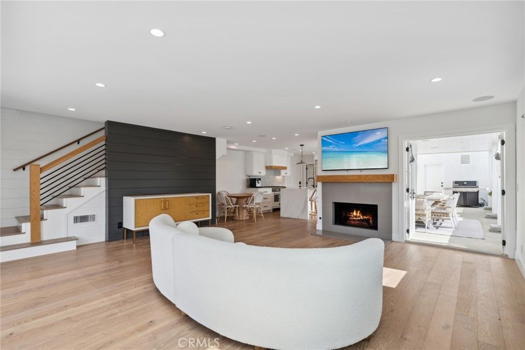 300 Coral Avenue, Newport Beach, CA 92662 — photo 3