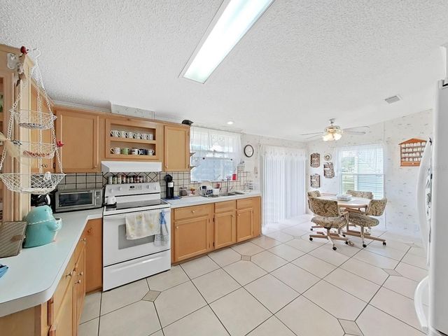 37701 NEWAL AVENUE, Zephyrhills, FL 33542
