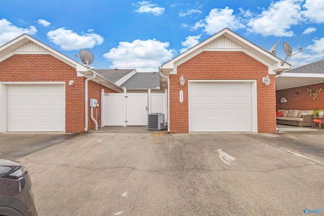 734 Martin Street SW, Hartselle, AL 35640