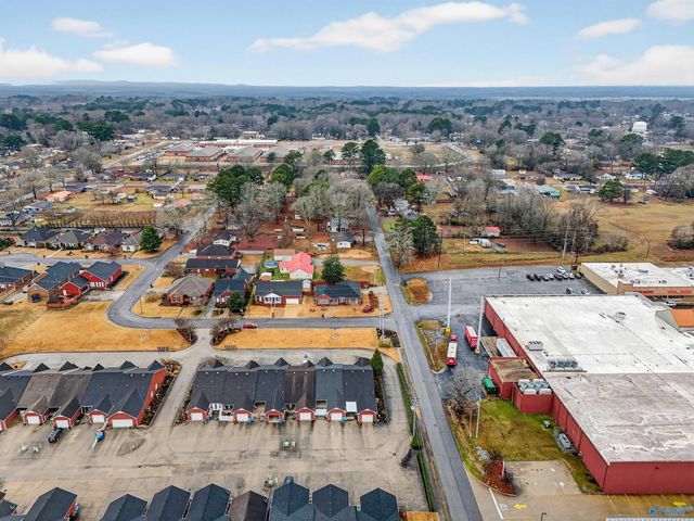 734 Martin Street SW, Hartselle, AL 35640