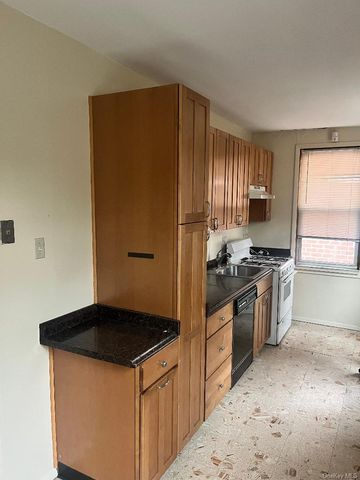 2384 33rd Street, Astoria, NY 11105