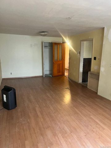 2384 33rd Street, Astoria, NY 11105