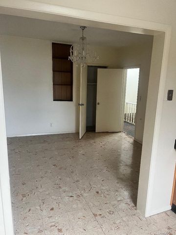 2384 33rd Street, Astoria, NY 11105