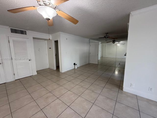 16909 N Bay Rd 720, Sunny Isles Beach, FL 33160
