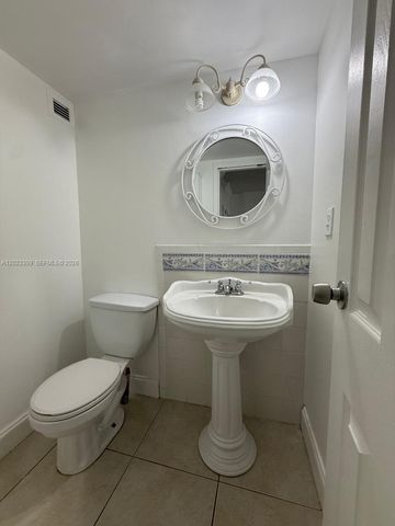 16909 N Bay Rd 720, Sunny Isles Beach, FL 33160