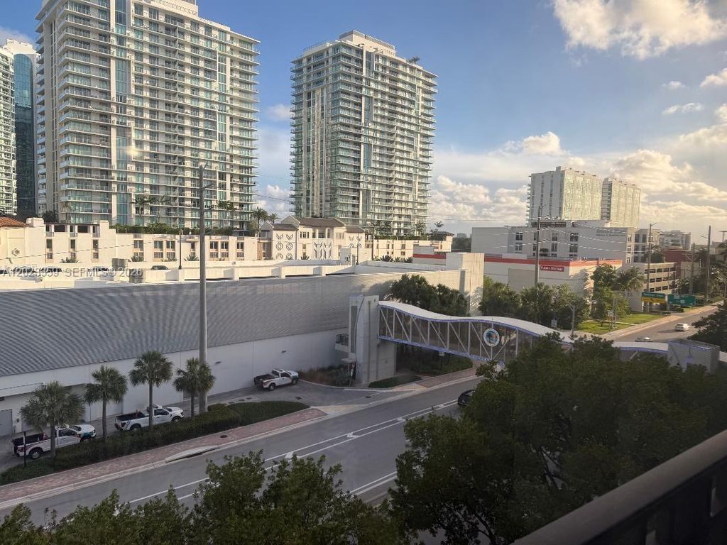 16909 N Bay Rd 720, Sunny Isles Beach, FL 33160