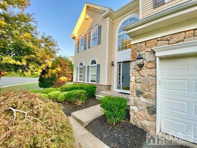 24 Skurka Court, Sayreville, NJ 08872