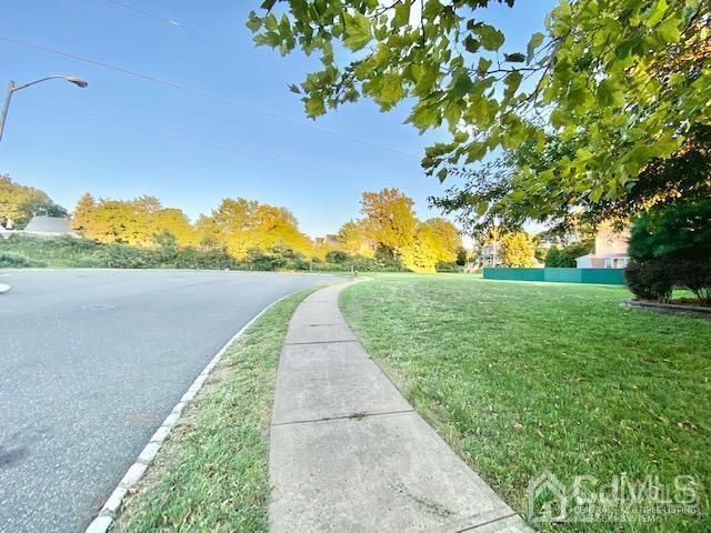 24 Skurka Court, Sayreville, NJ 08872