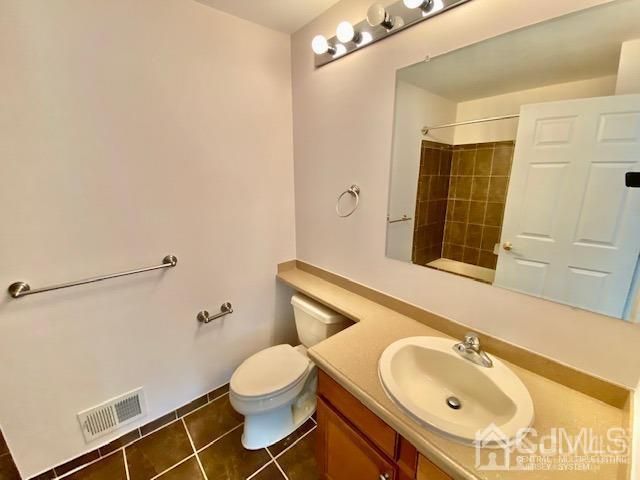 24 Skurka Court, Sayreville, NJ 08872