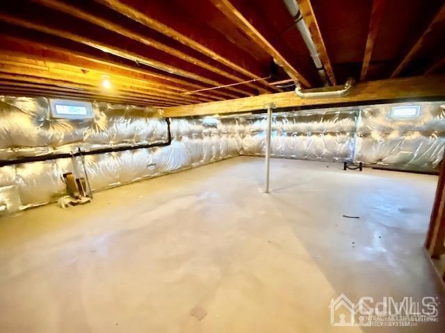 24 Skurka Court, Sayreville, NJ 08872