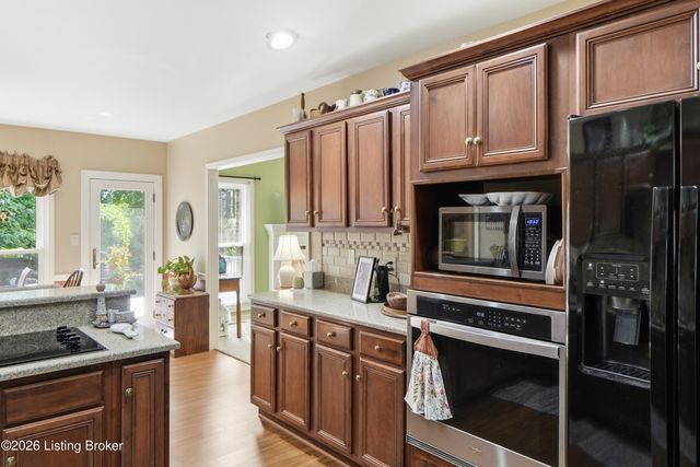 1509 Mahogany Run Dr, La Grange, KY 40031