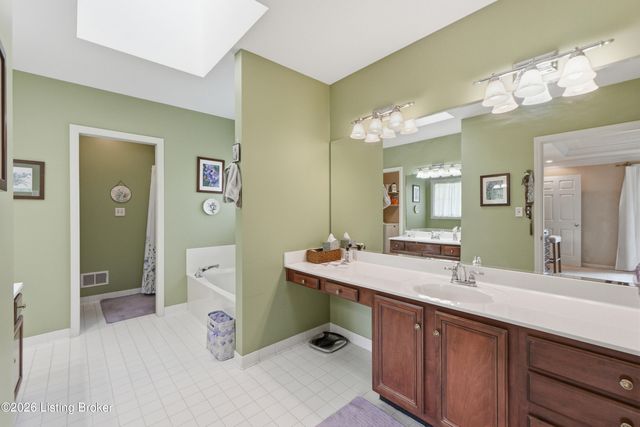 1509 Mahogany Run Dr, La Grange, KY 40031