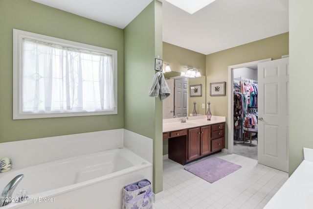 1509 Mahogany Run Dr, La Grange, KY 40031