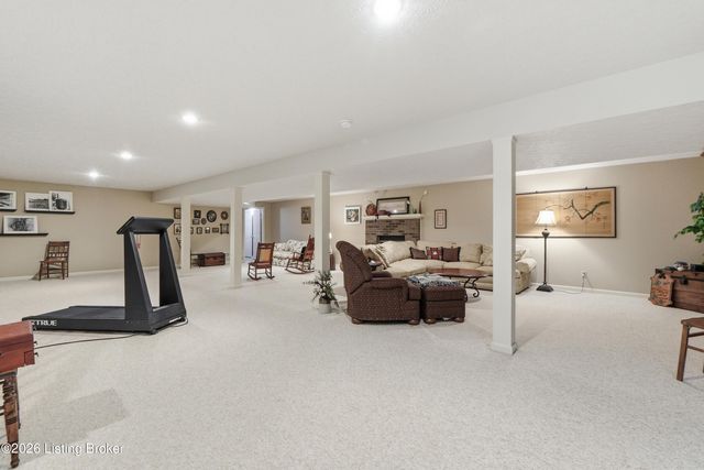 1509 Mahogany Run Dr, La Grange, KY 40031
