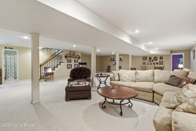 1509 Mahogany Run Dr, La Grange, KY 40031