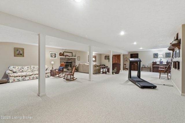 1509 Mahogany Run Dr, La Grange, KY 40031