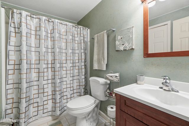 1509 Mahogany Run Dr, La Grange, KY 40031
