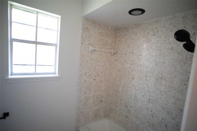 10710 Sandy Shoals Drive, Houston, TX 77071