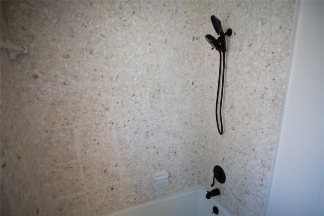 10710 Sandy Shoals Drive, Houston, TX 77071