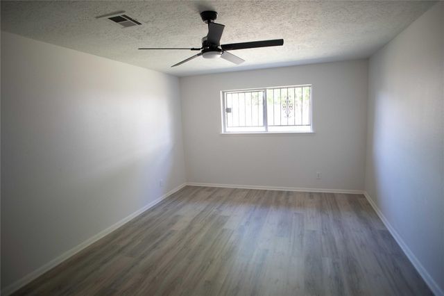 10710 Sandy Shoals Drive, Houston, TX 77071