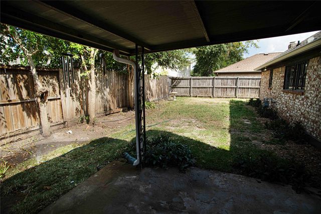 10710 Sandy Shoals Drive, Houston, TX 77071