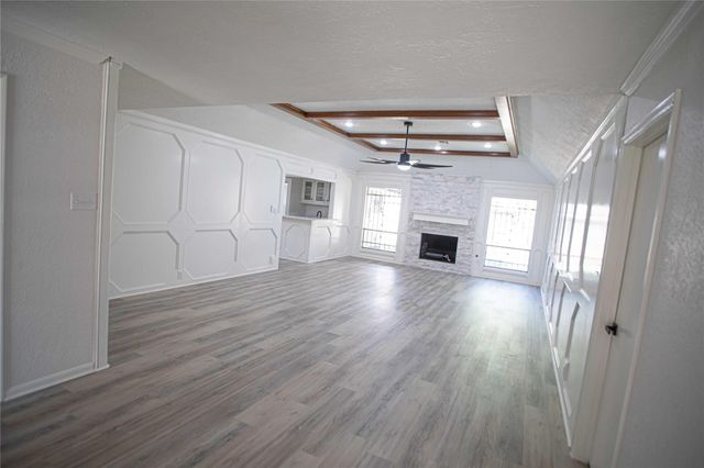 10710 Sandy Shoals Drive, Houston, TX 77071