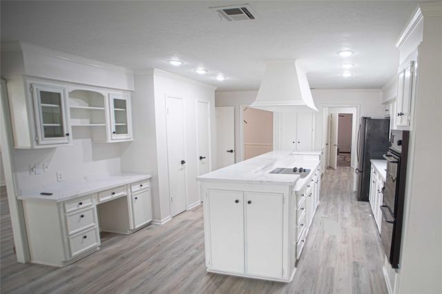 10710 Sandy Shoals Drive, Houston, TX 77071