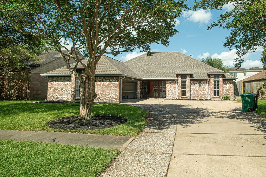 10710 Sandy Shoals Drive, Houston, TX 77071