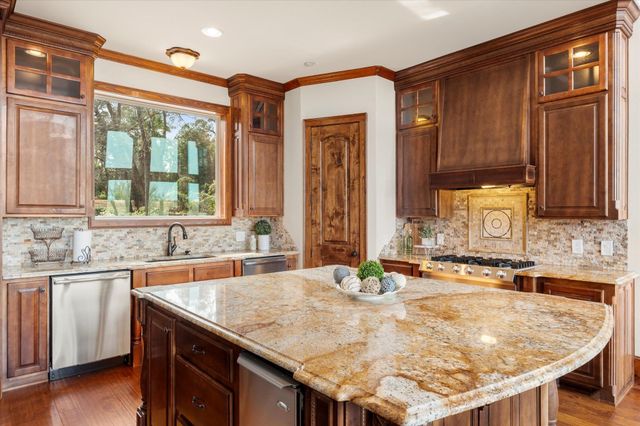 350 E El Dorado Dr, Scroggins, TX 75480