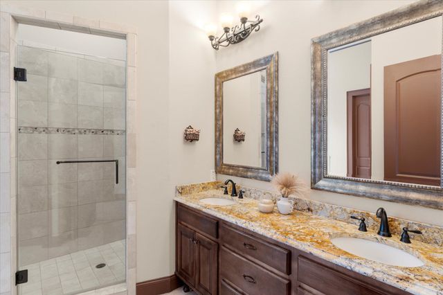 350 E El Dorado Dr, Scroggins, TX 75480