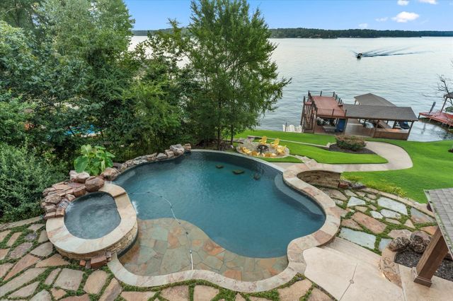 350 E El Dorado Dr, Scroggins, TX 75480