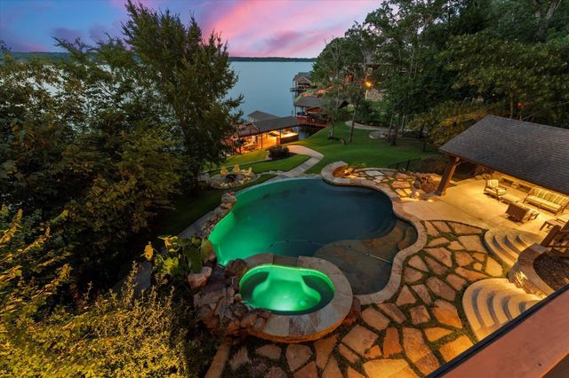 350 E El Dorado Dr, Scroggins, TX 75480
