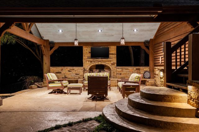 350 E El Dorado Dr, Scroggins, TX 75480