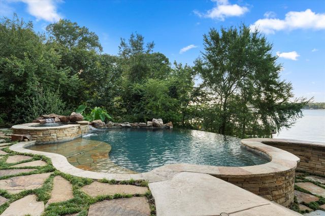 350 E El Dorado Dr, Scroggins, TX 75480