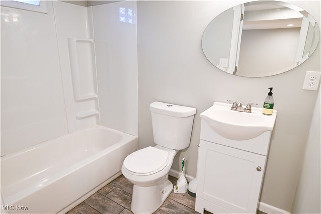 488 E 326th Street, Willowick, OH 44095