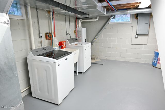 488 E 326th Street, Willowick, OH 44095