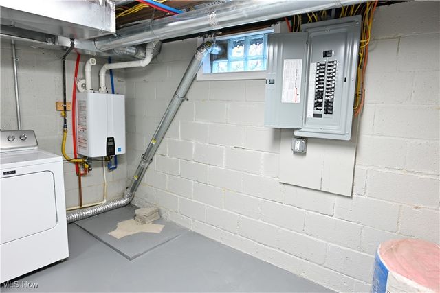 488 E 326th Street, Willowick, OH 44095